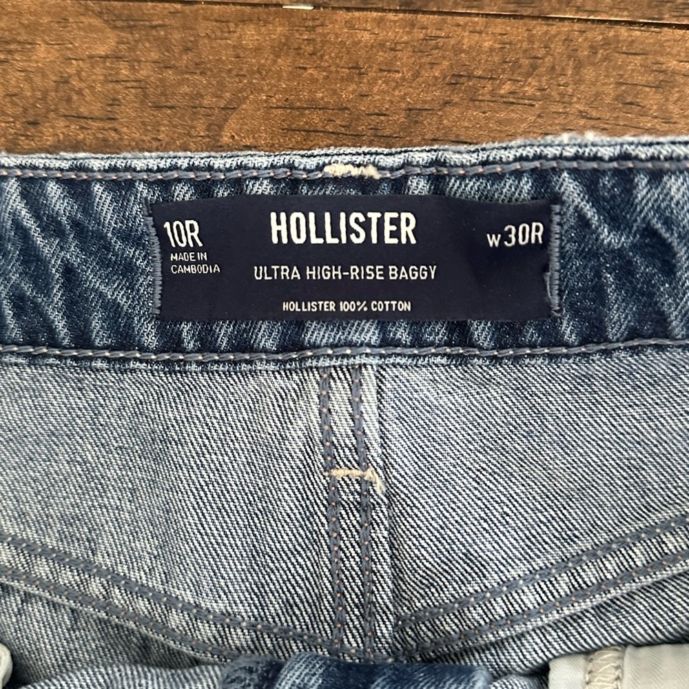Hollister Ultra High-Rise Baggy Jeans 10R - Picture 4 of 6
